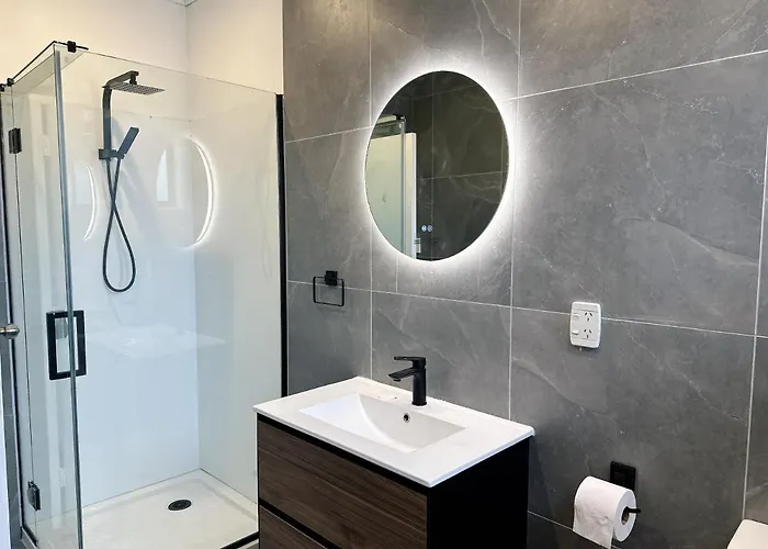 4 Bedrooms Escape, Close To Cbd *